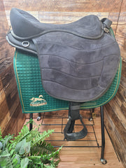 Treeless Synthetic Endurance Saddle