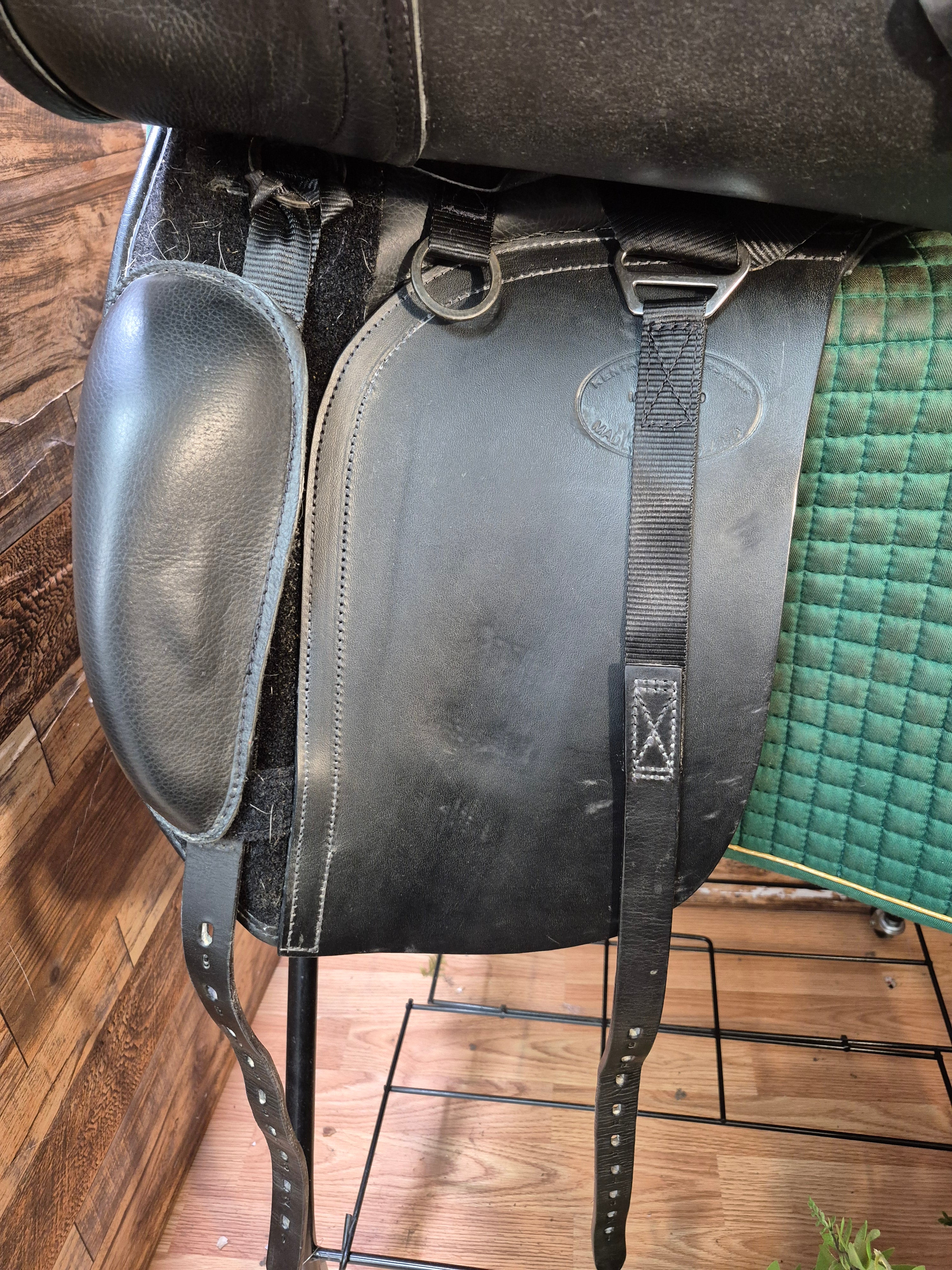 18" Kent & Masters Dressage Saddle