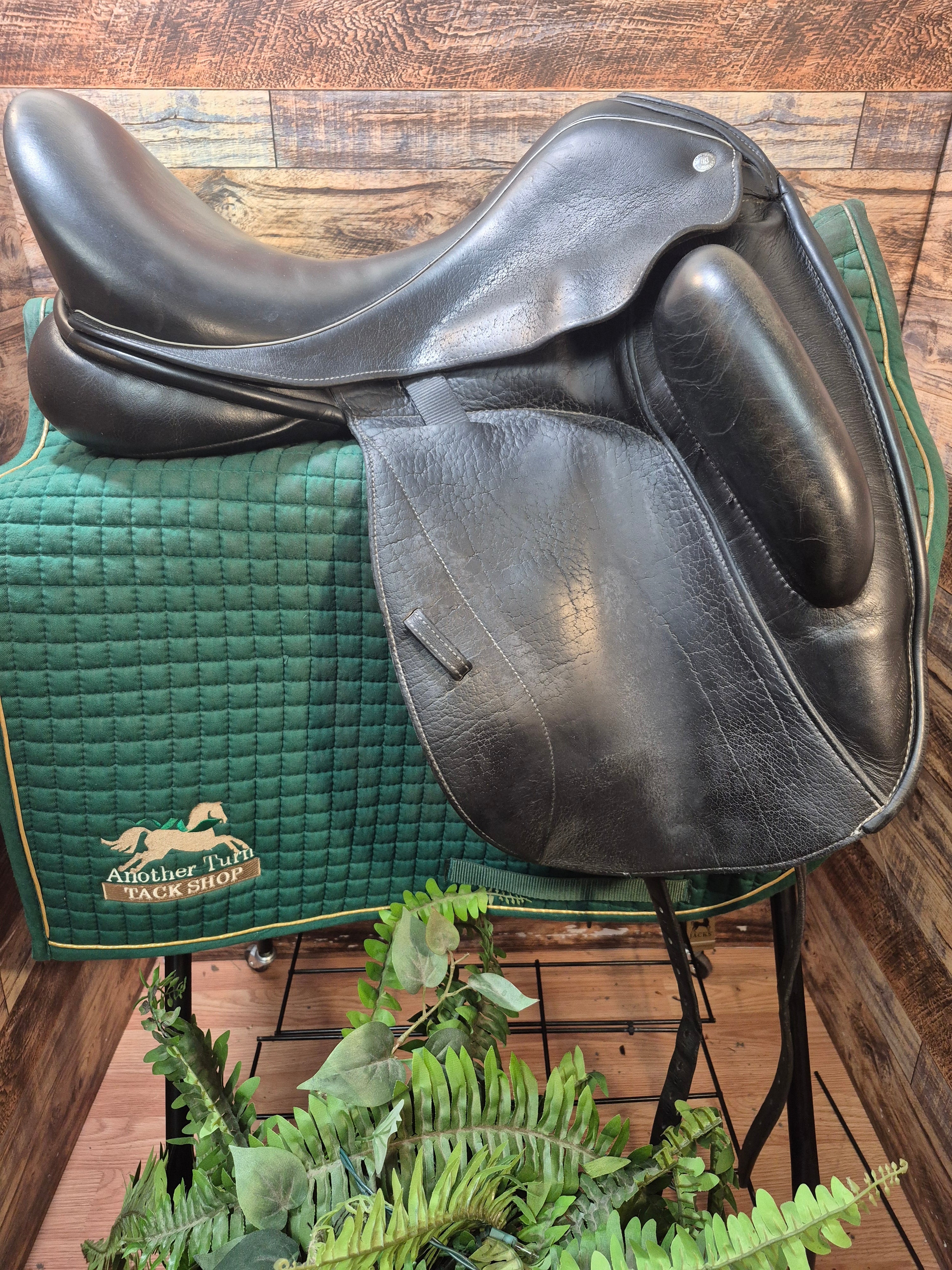 17.5" Custom Saddlery Icon Flight Dressage