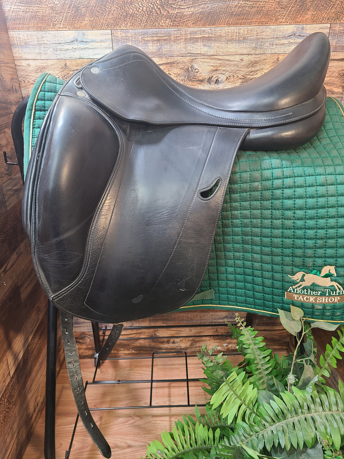 17" Equipe Emporio Monoflap Dressage