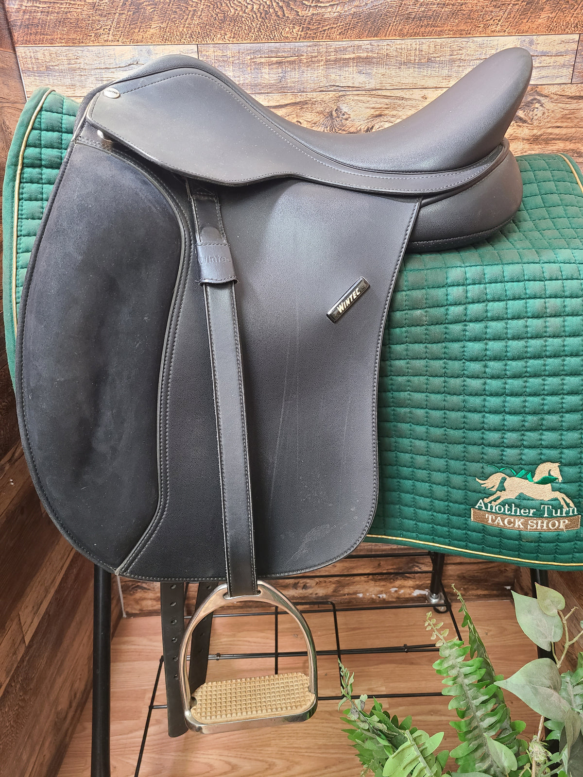 16.5" Wintec 500 Wide Dressage Saddle