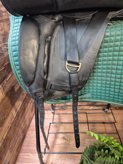 18" Circuit Dressage Saddle 5.5 Tree/ 17" Flap