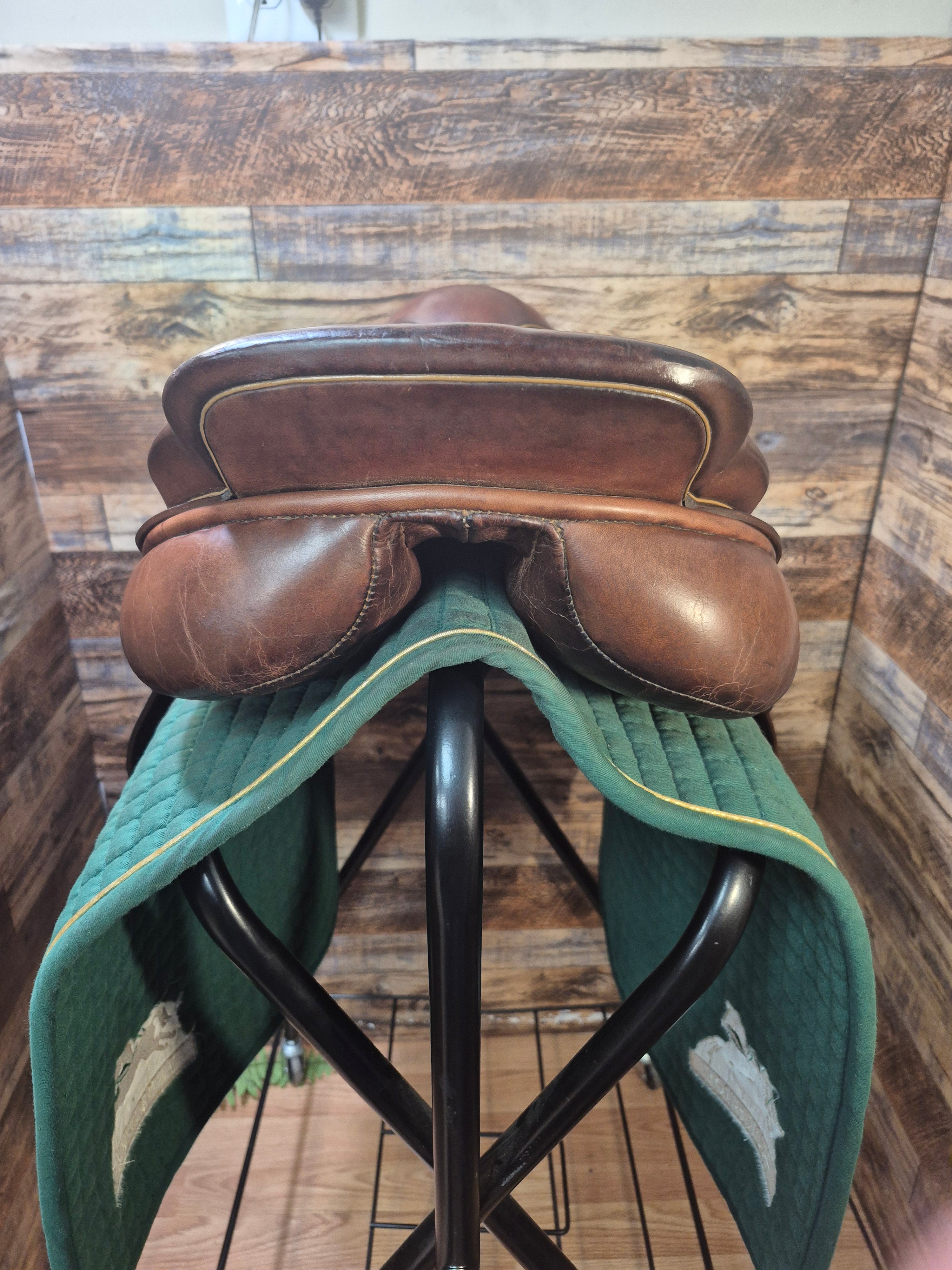 18" Albion Control Jump Saddle
