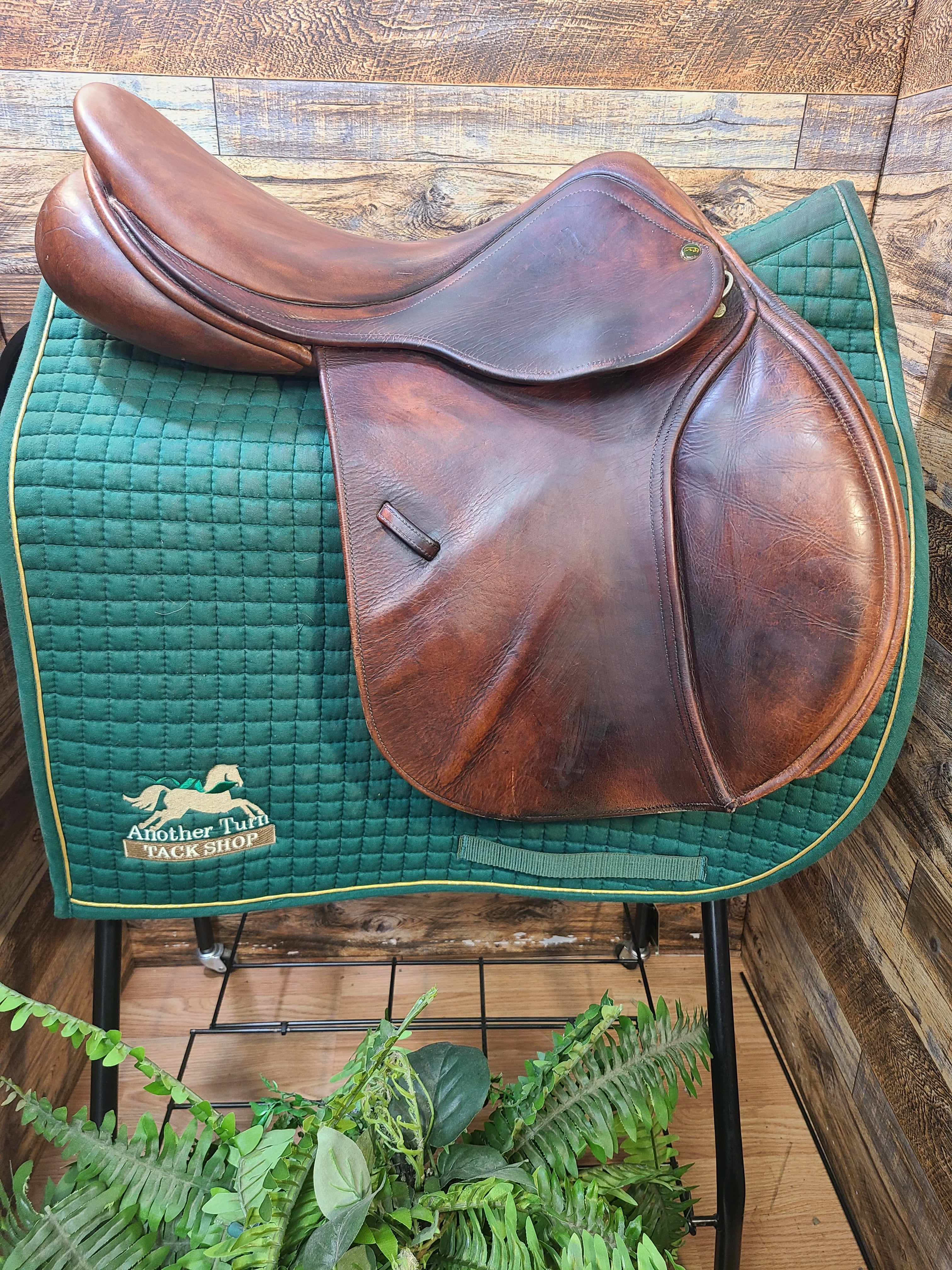 17" County Innovation Jump Saddle