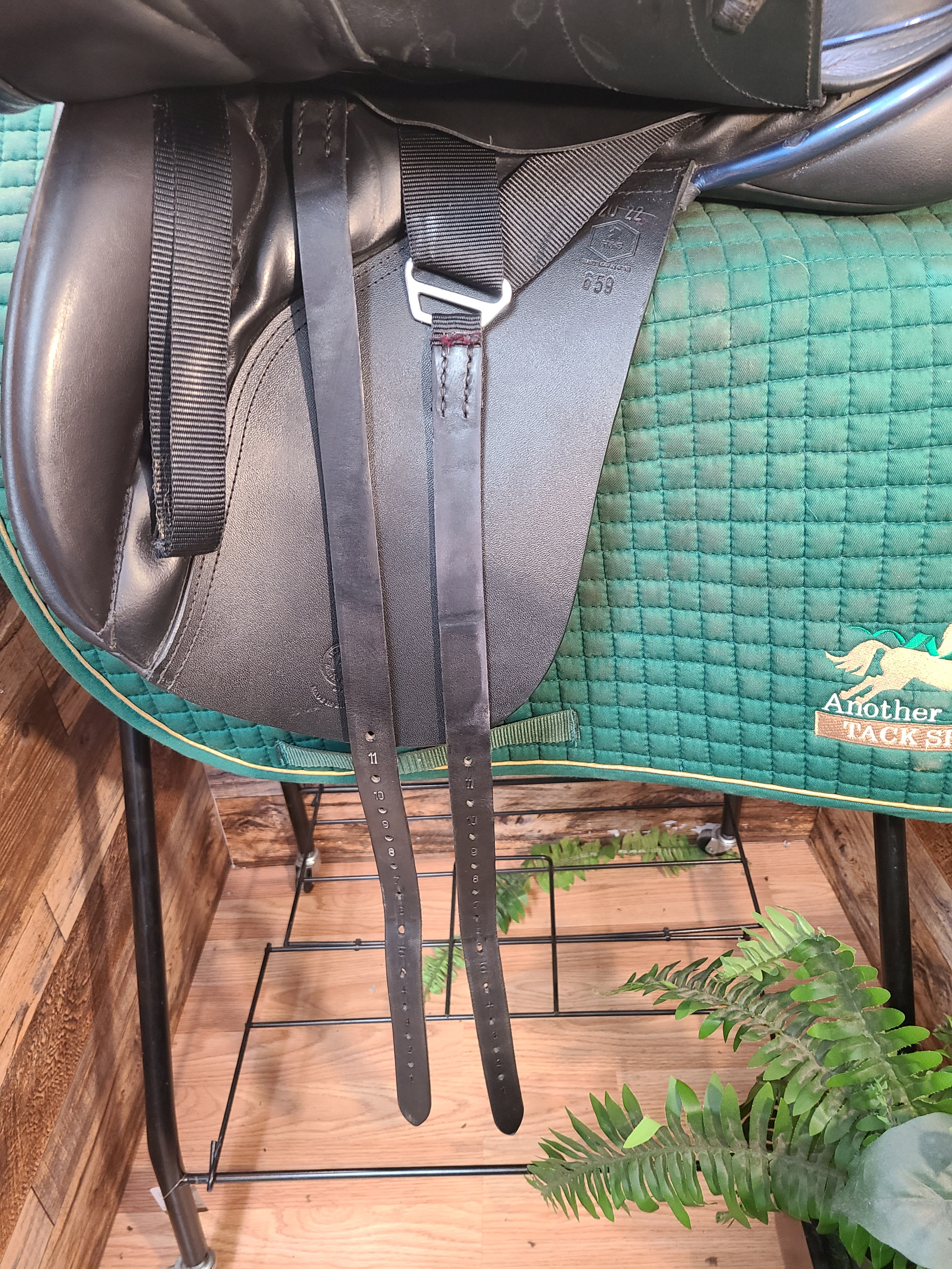 18" Hastilow Bamburg Dual Flap - Wide (Red Gullett) cover