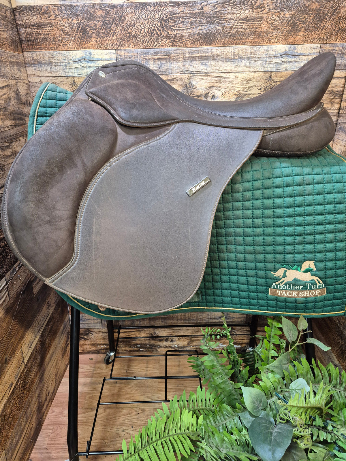 18" Wintec Brown AP Saddle