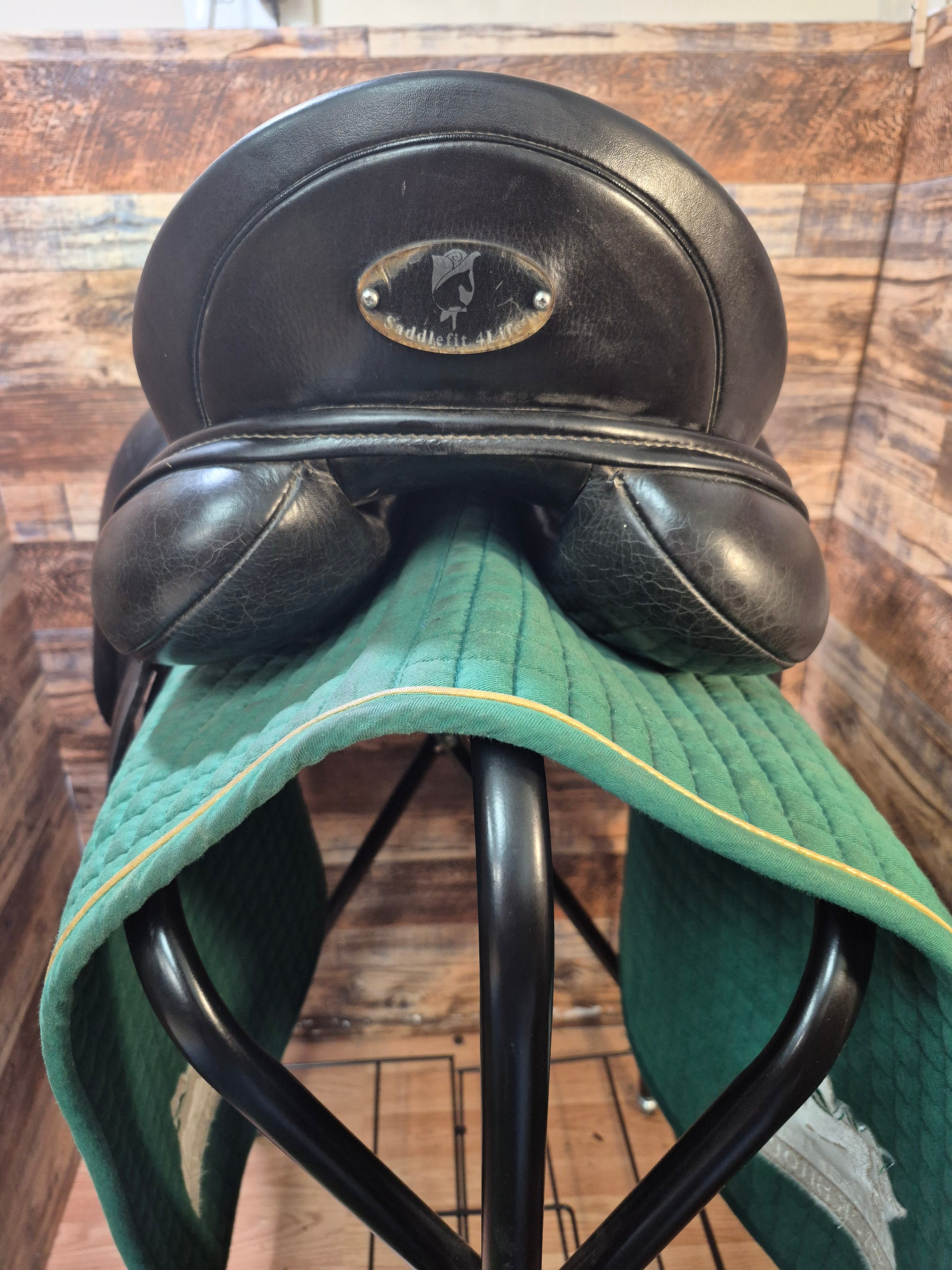 17.5" Schleese Dressage Saddle