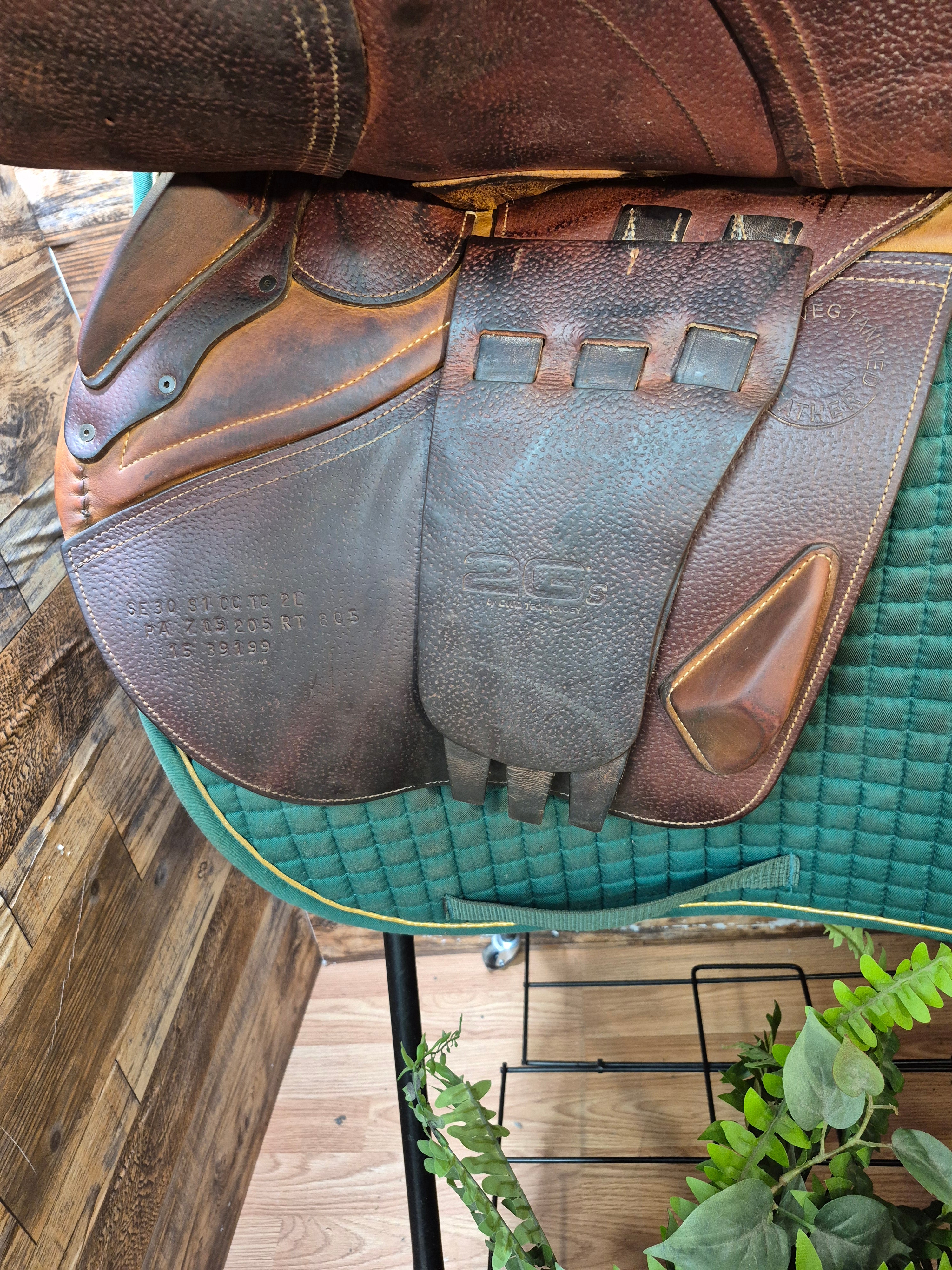 17" CWD SE30 Close Contact Saddle