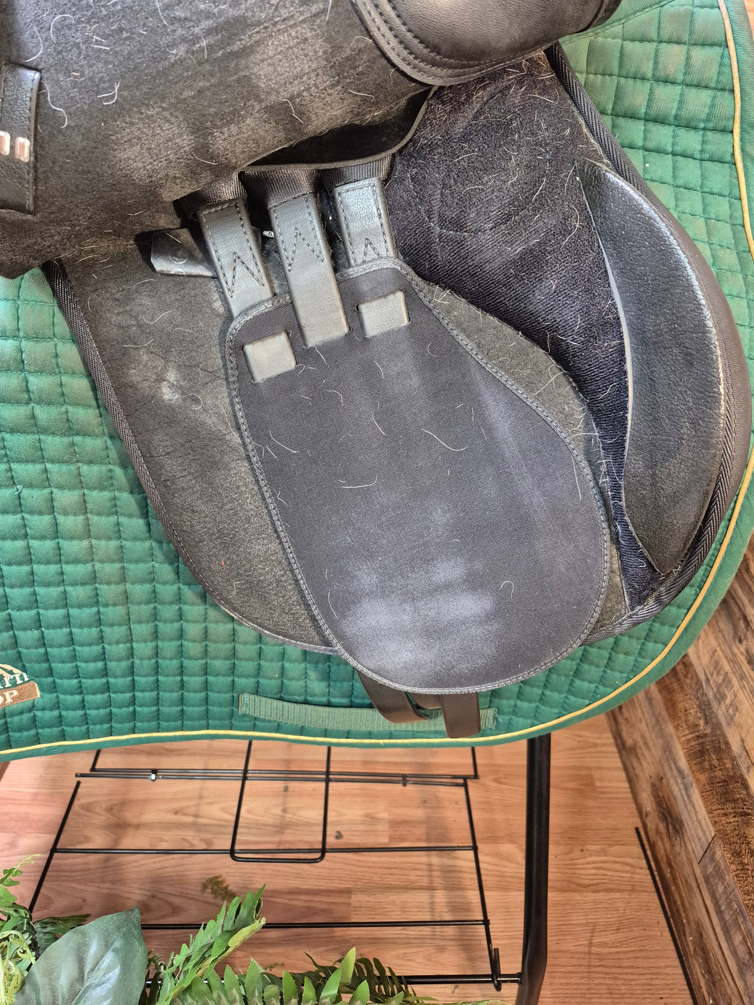 16.5" Wintec AP Saddle - Adjust