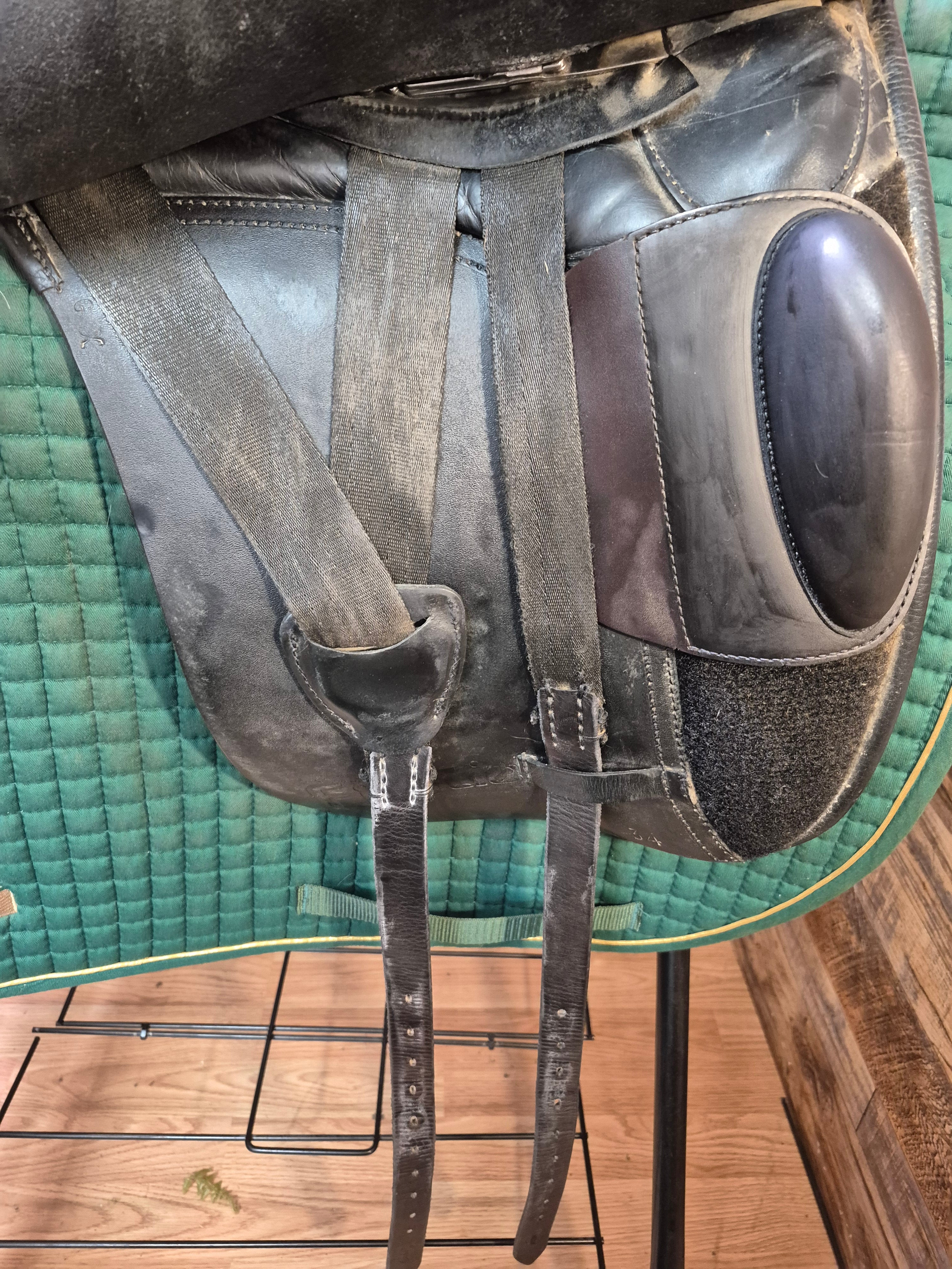 17.5" Duett Fidelis Dressage Saddle