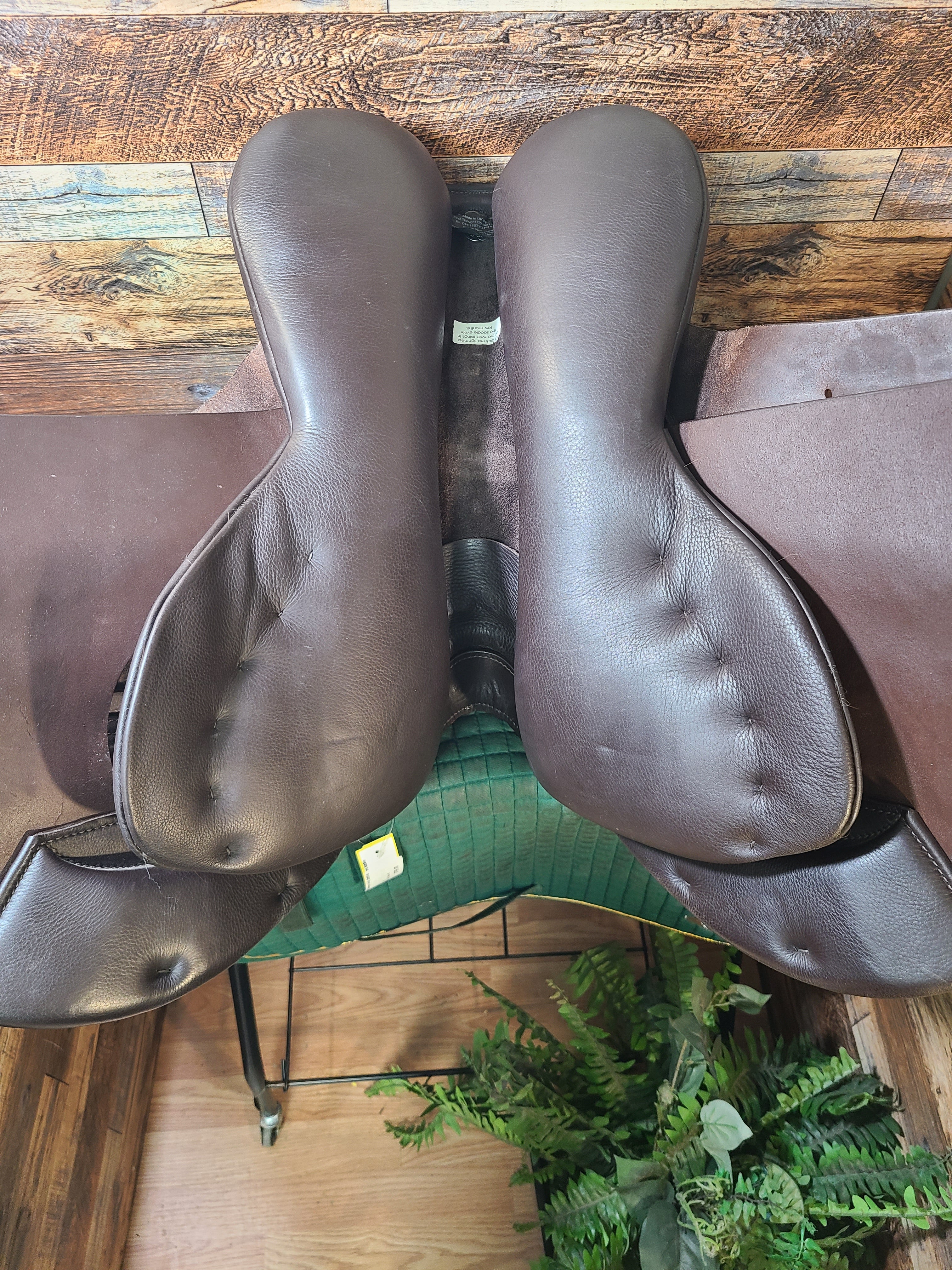 18" WOW Classique Jump Saddle