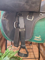 Treeless Synthetic Endurance Saddle