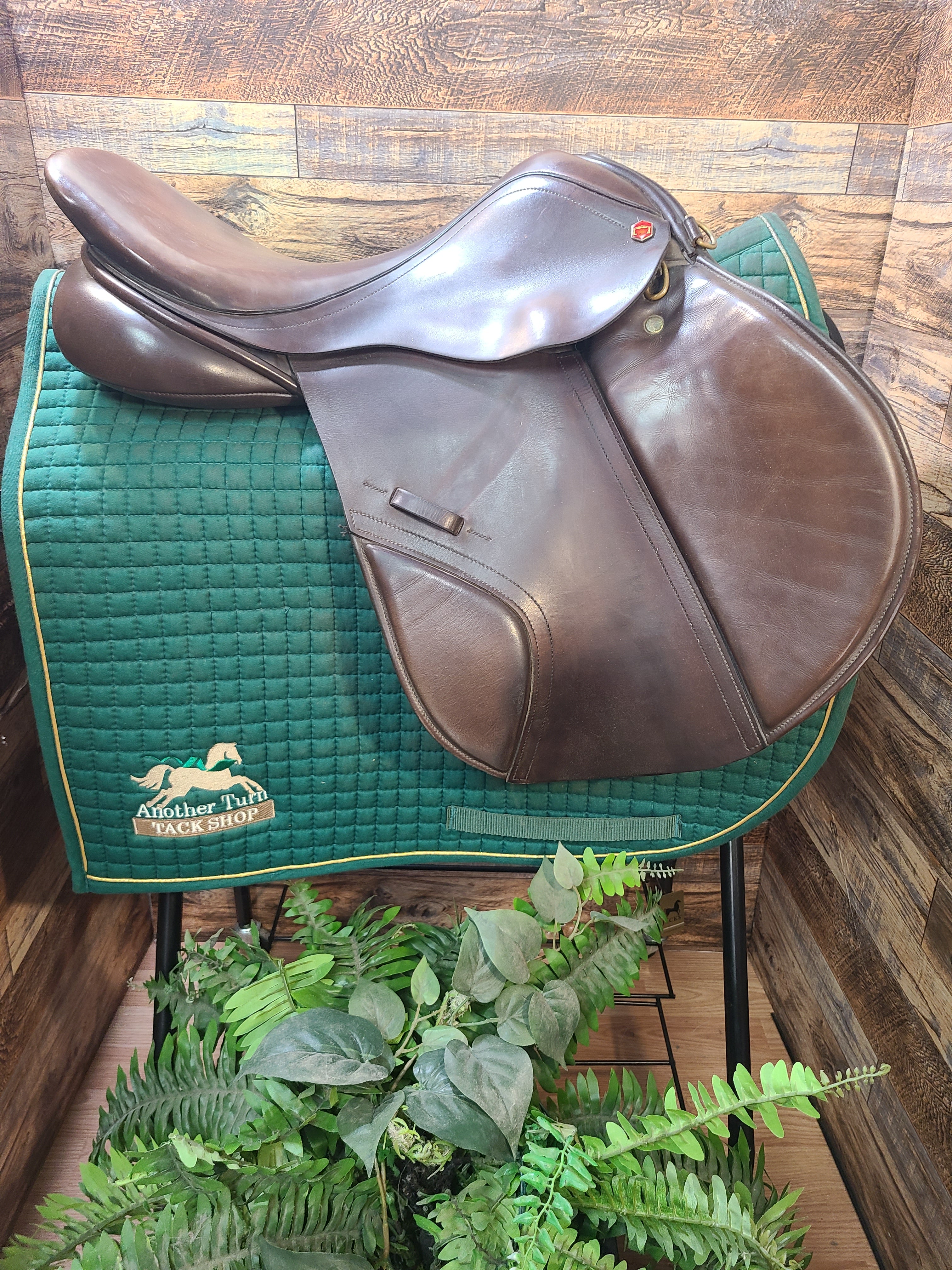 17.5" Albion Legend K2 Jump Saddle