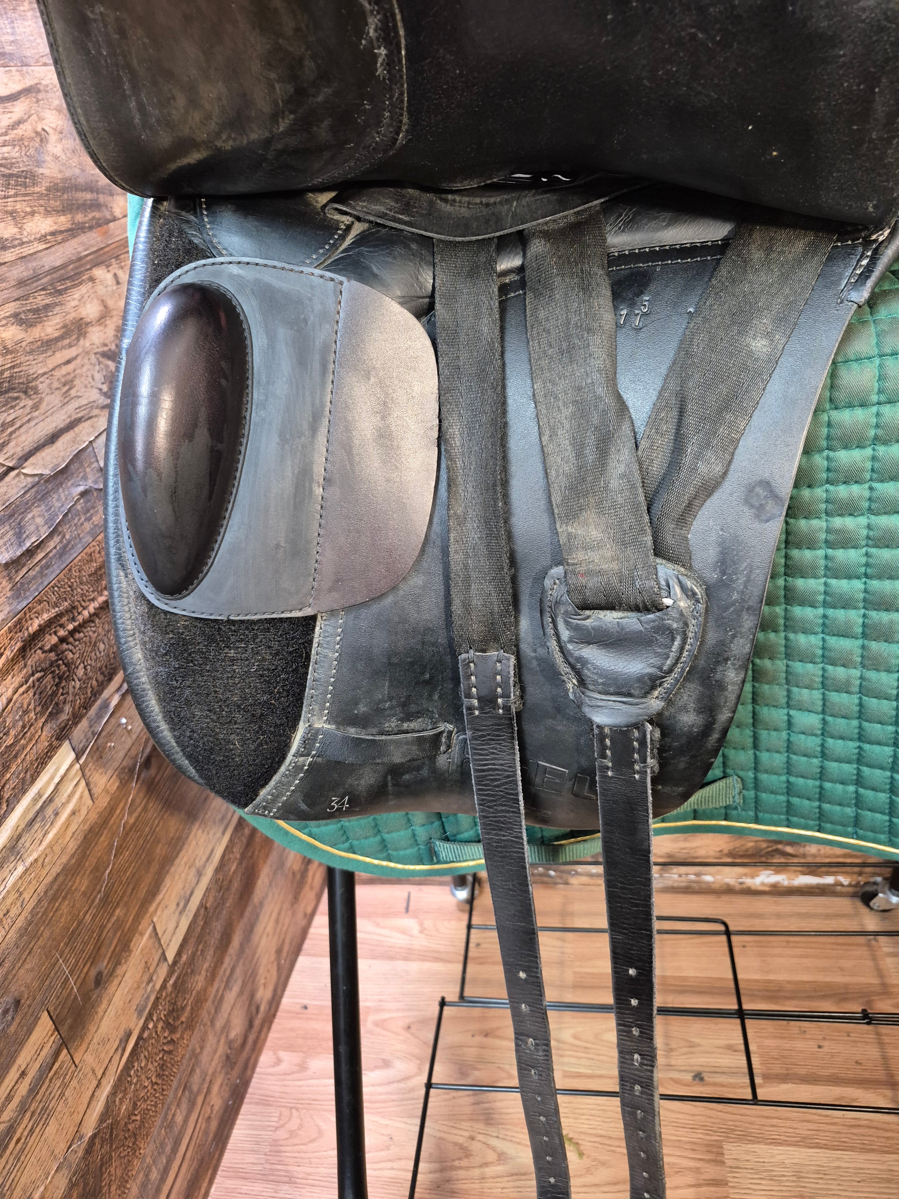 17.5" Duett Fidelis Dressage Saddle