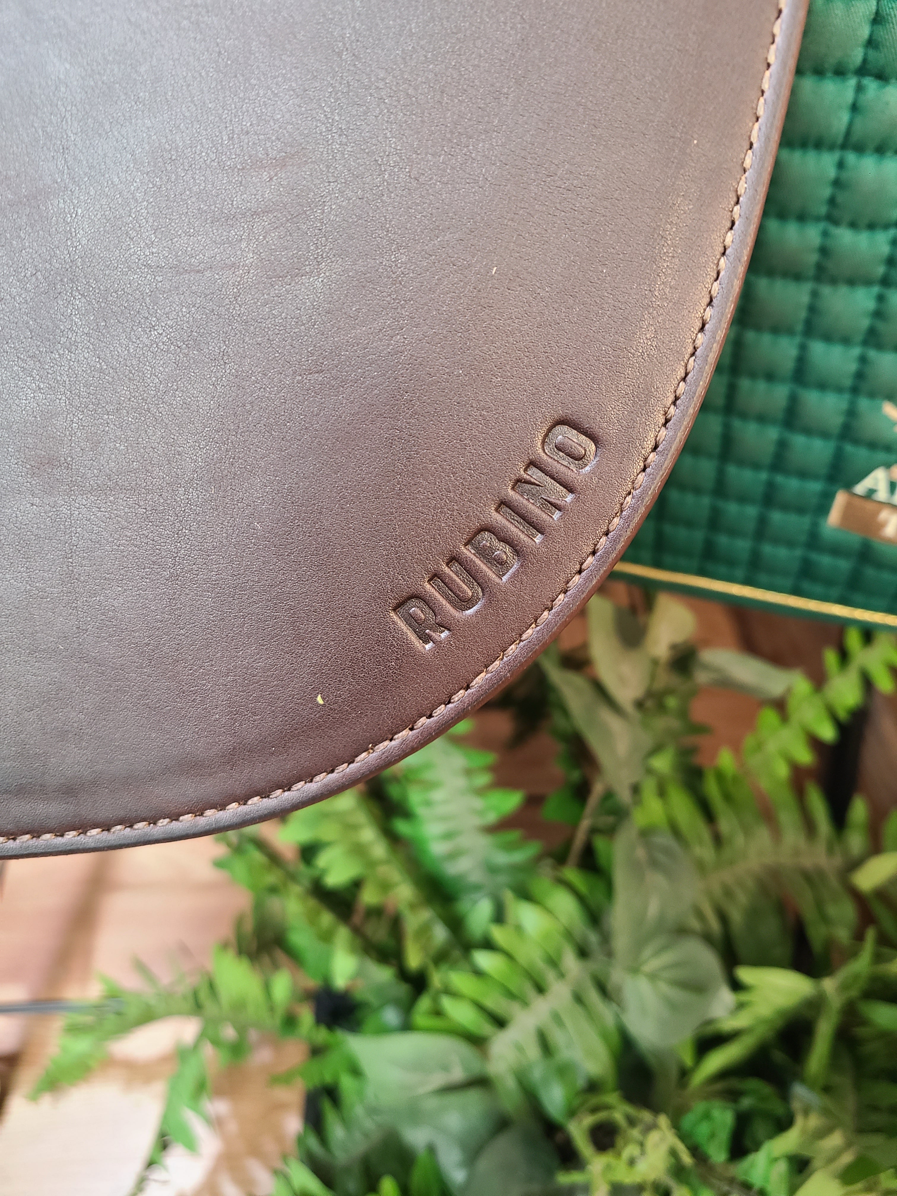 17.5" Prestige Rubino Close Contact Saddle (2024)